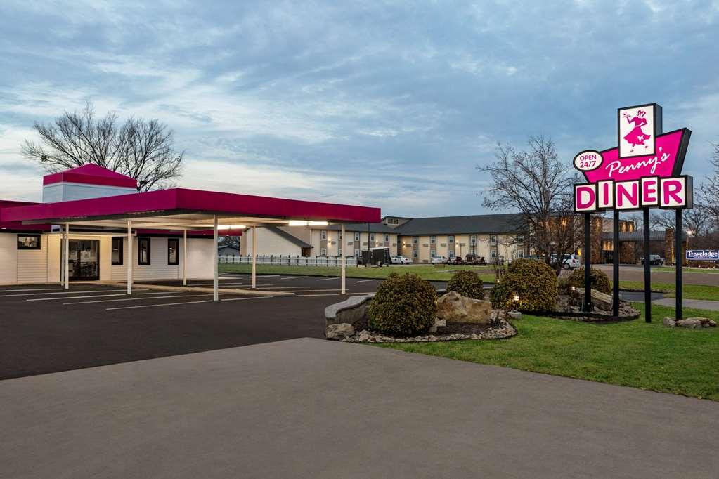 Travelodge By Wyndham Coffeyville Restaurant bilde